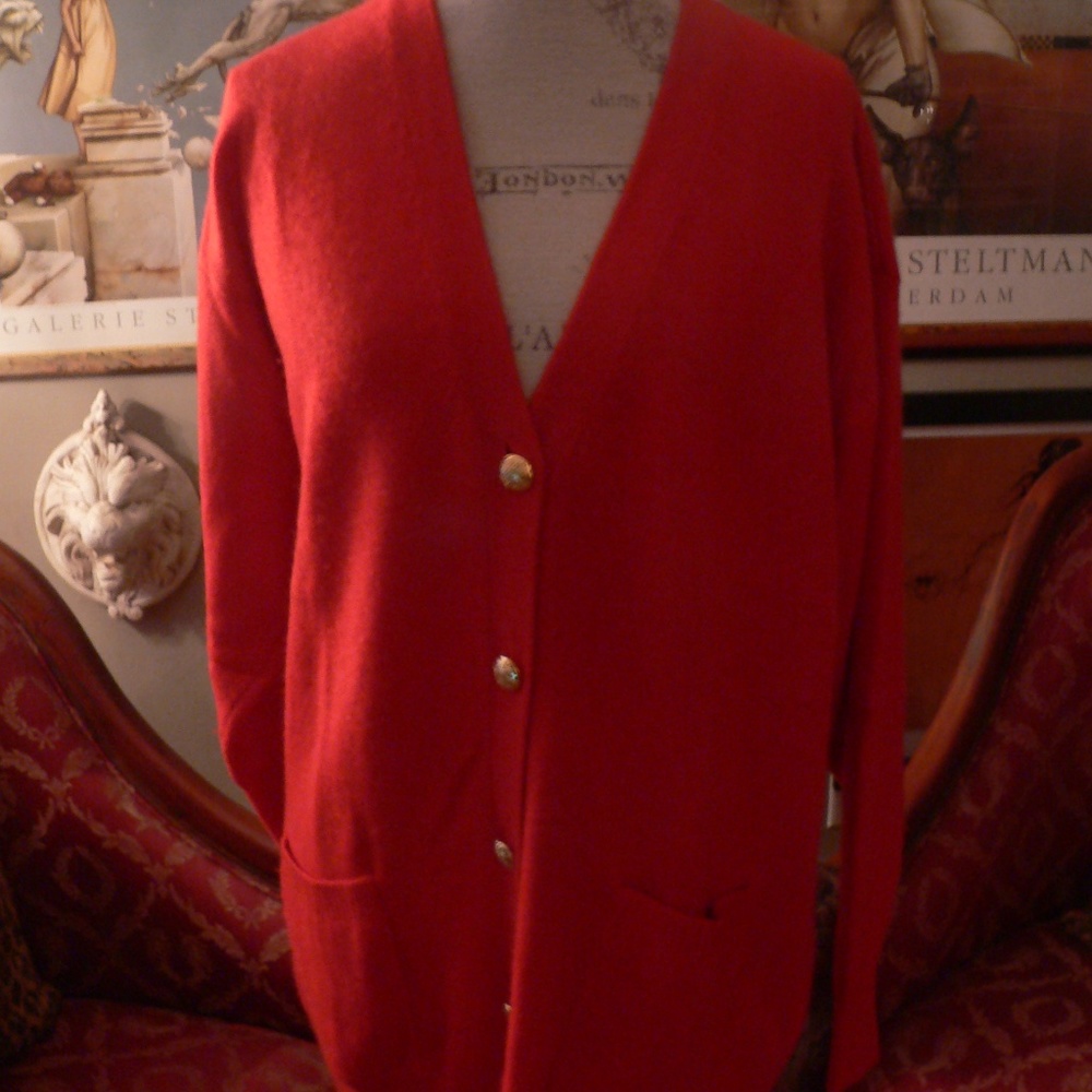 NEIMAN MARCUS RED CASHMERE CARDIGAN - M
